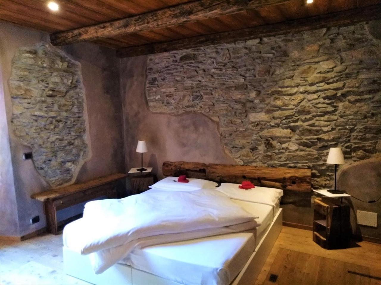 Albergo Diffuso La Marmu Osteria Della Croce Bianca Мармора Экстерьер фото